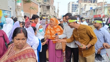 জয়পুরহাটে এসএসসি পরীক্ষার্থীদের মাঝে ছাত্রদলের শিক্ষা উপকরণ বিতরণ